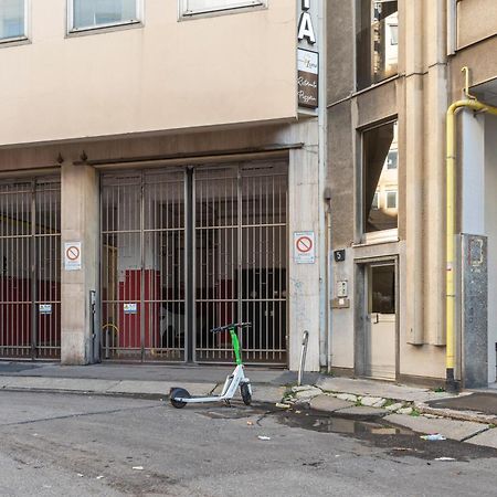 Centrale Flexyrent - Steps From Train Station Mailand Exterior foto